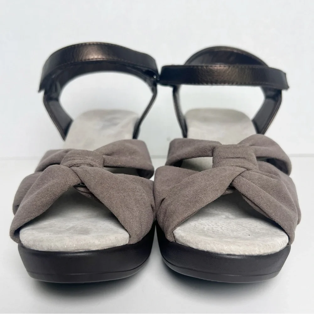 •AKAISHI• Miwa Open Toe Ankle‎ Strap Wedge Sandal in Cocoa Brown Size 6
